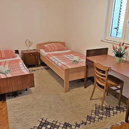 Apartments Neven Omiš Buitenkant foto